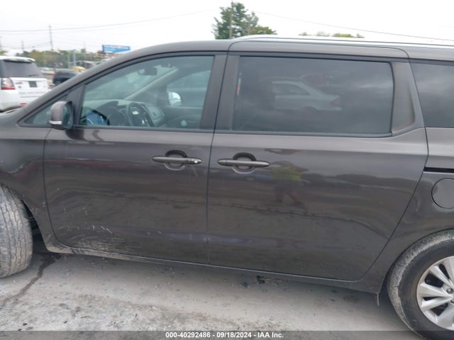 KIA SEDONA LX 2017 KNDMB5C18H6237129 Image 14