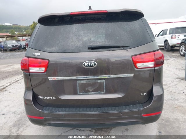 KIA SEDONA LX 2017 KNDMB5C18H6237129 Image 16