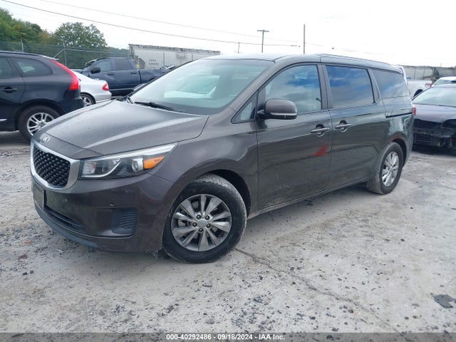 KIA SEDONA LX 2017 KNDMB5C18H6237129 Image 2