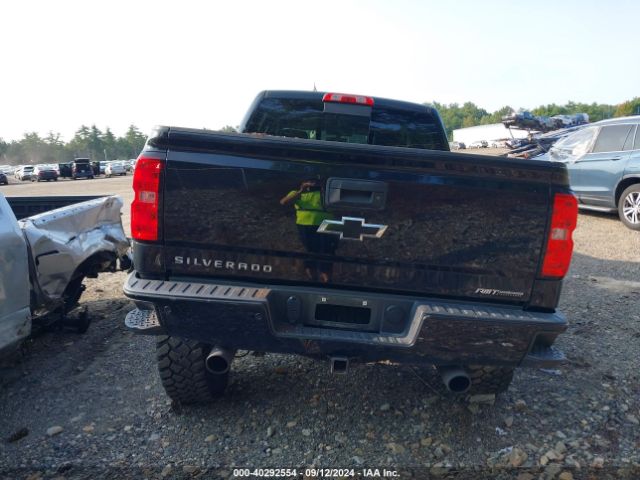 3GCUKREC8JG100458 Chevrolet Silverado 1500 2lt