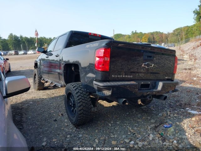 3GCUKREC8JG100458 Chevrolet Silverado 1500 2lt