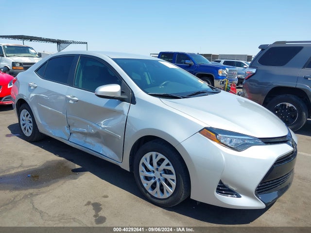 Toyota COROLLA LE 2017 2T1BURHE7HC782865 zdjęcie główne