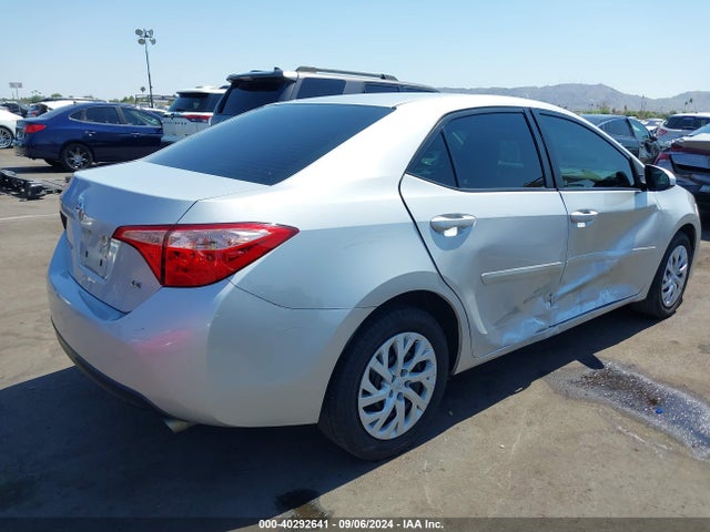 Toyota COROLLA LE 2017 2T1BURHE7HC782865 Image 4