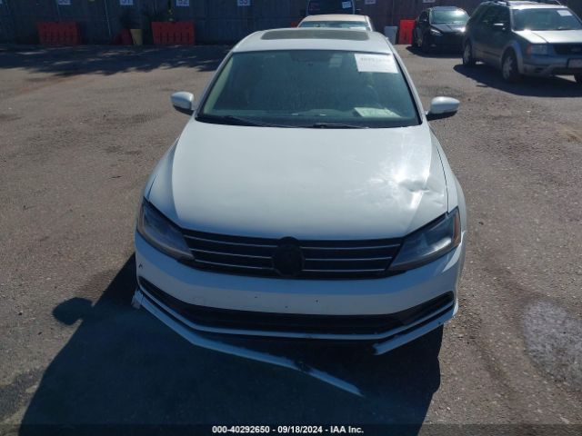 3VWDB7AJ7JM206522 Volkswagen Jetta 1.4t Se/1.4t Wolfsburg Edition