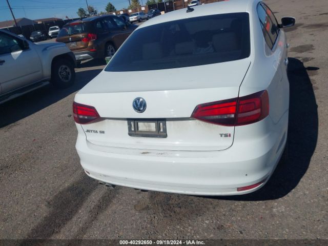 3VWDB7AJ7JM206522 Volkswagen Jetta 1.4t Se/1.4t Wolfsburg Edition