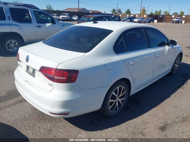 3VWDB7AJ7JM206522 Volkswagen Jetta 1.4t Se/1.4t Wolfsburg Edition