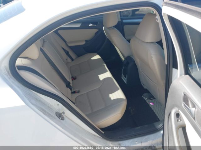 3VWDB7AJ7JM206522 Volkswagen Jetta 1.4t Se/1.4t Wolfsburg Edition