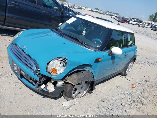 2008 MINI COOPER WMWMF33578TU65035 Photo 1