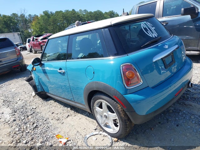 2008 MINI COOPER WMWMF33578TU65035 Photo 2