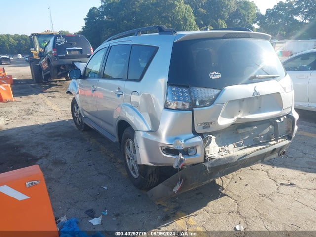 2011 MITSUBISHI OUTLANDER JA4JT3AX2BU603899 Photo 2