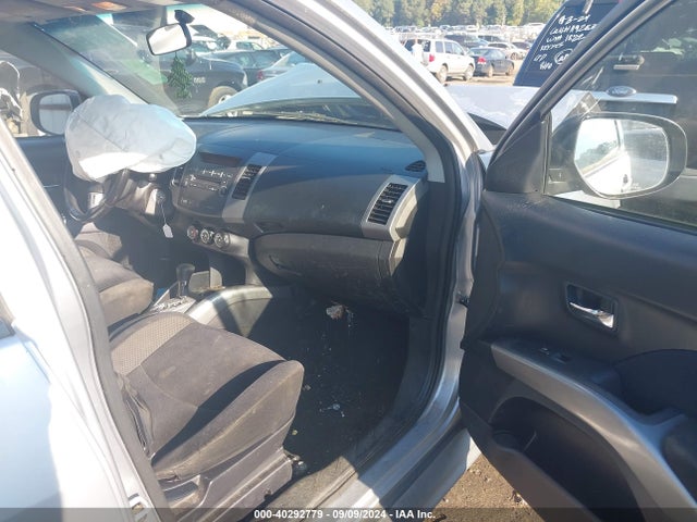2011 MITSUBISHI OUTLANDER JA4JT3AX2BU603899 Photo 4