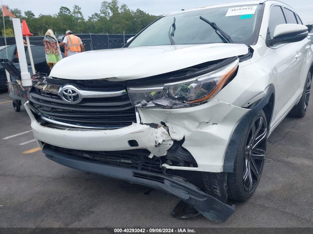 Toyota Highlander Xle V6 2015 5TDKKRFH1FS070018 Image 6