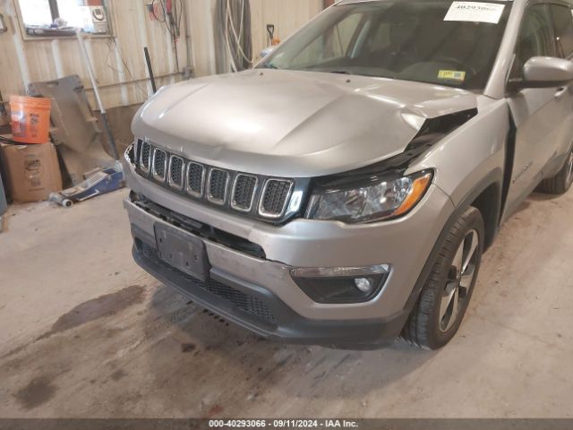 3C4NJDBBXJT185073 Jeep Compass Latitude 4x4