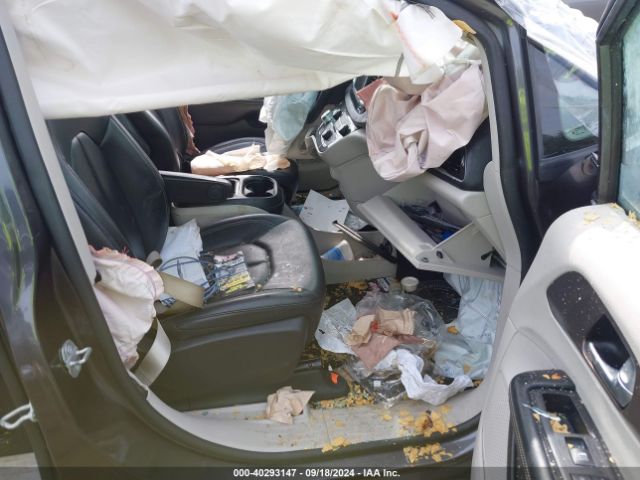 2C4RC1DG0LR262252 Chrysler Voyager Lxi