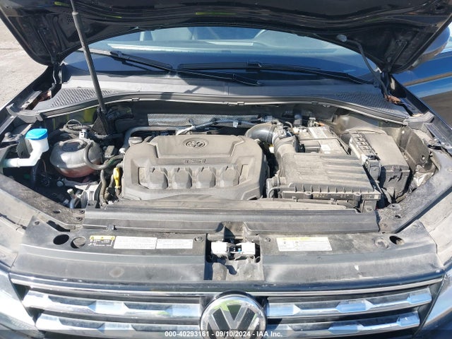 3VV2B7AXXLM162485 Volkswagen Tiguan 2.0t Se/2.0t Se R-line Black/2.0t Sel
