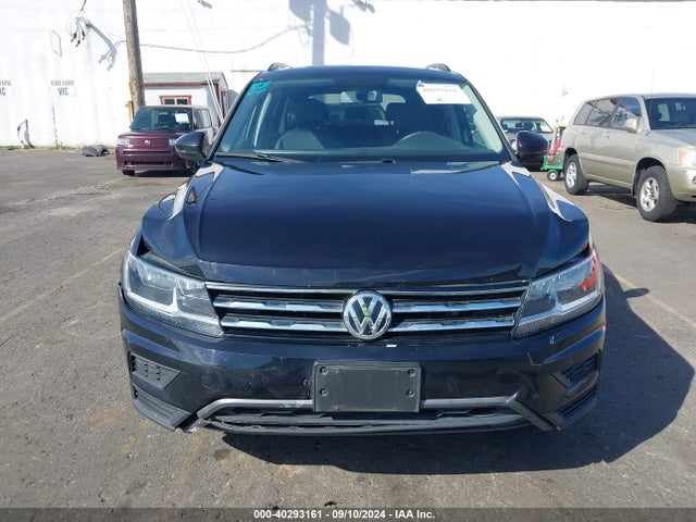 3VV2B7AXXLM162485 Volkswagen Tiguan 2.0t Se/2.0t Se R-line Black/2.0t Sel