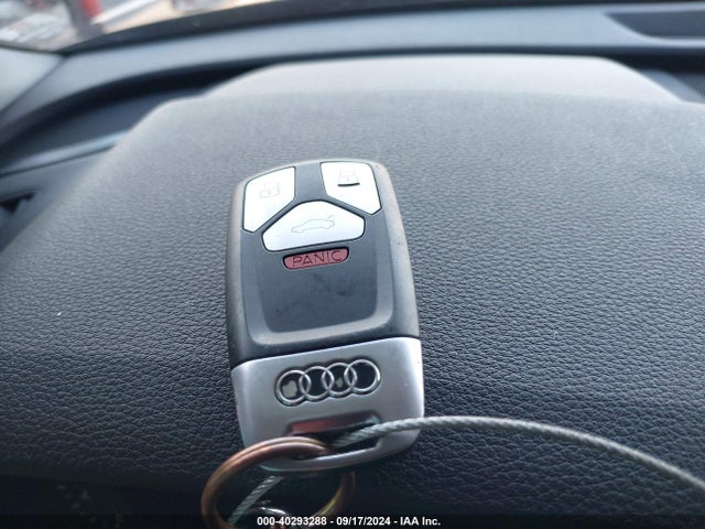 WA1BNAFY4J2004940 Audi Q5 2.0t Premium/2.0t Tech Premium