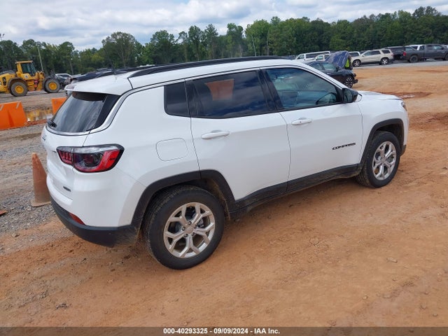 Jeep Compass Latitude 4x4 2024 3C4NJDBN3RT100483 Image 4