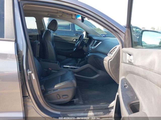 KM8J3CA20HU275588 Hyundai Tucson Limited