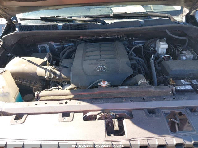 5TFDY5F15KX808698 Toyota Tundra Sr5 5.7l V8