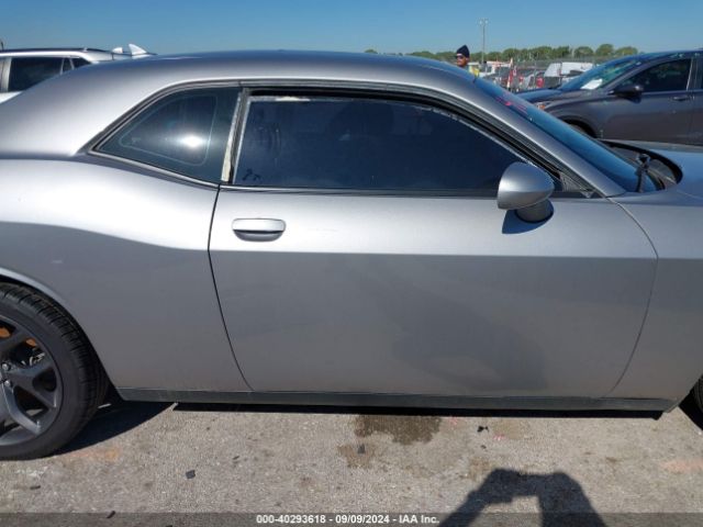 2C3CDZAG7JH276744 Dodge Challenger Sxt Plus