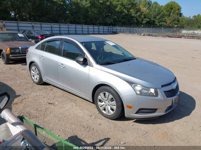 2014 1G1PA5SH2E7436349 main image