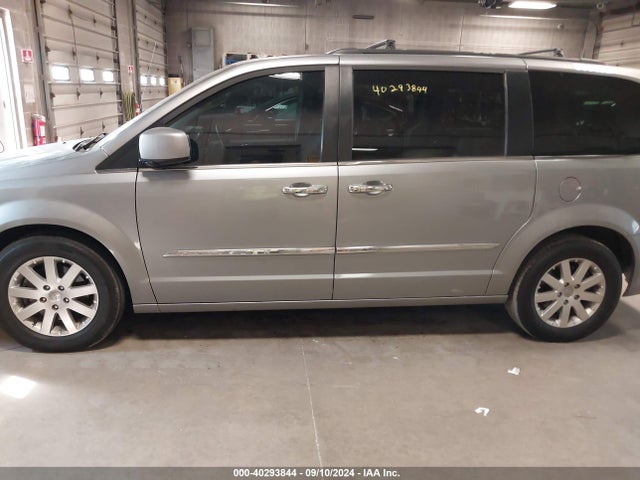 Продажа на аукционе авто 2016 Chrysler Town & Country Touring, vin: 2C4RC1BG2GR302954, номер лота: 40293844