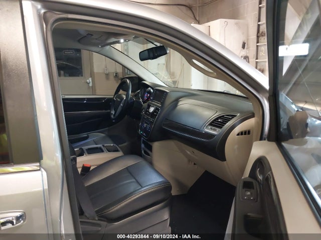 Продажа на аукционе авто 2016 Chrysler Town & Country Touring, vin: 2C4RC1BG2GR302954, номер лота: 40293844