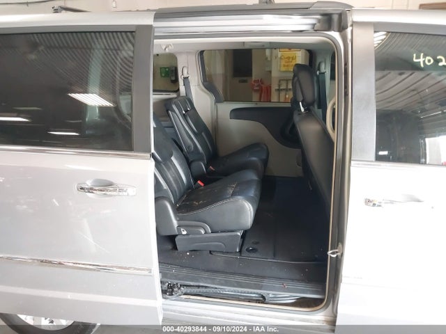 Продажа на аукционе авто 2016 Chrysler Town & Country Touring, vin: 2C4RC1BG2GR302954, номер лота: 40293844
