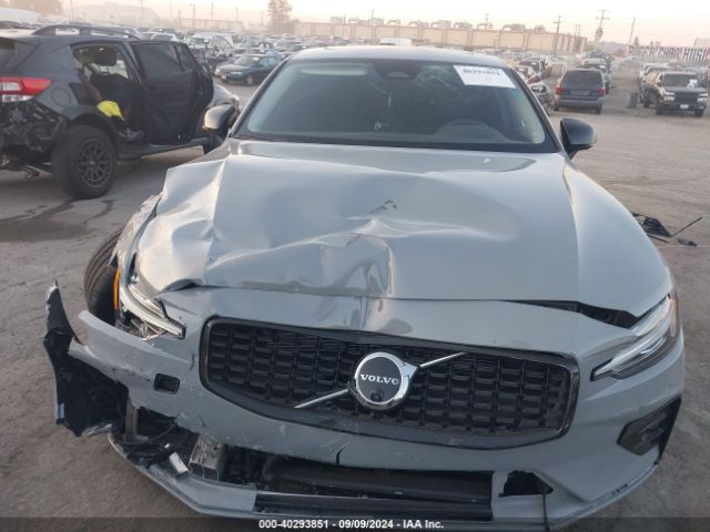 7JRL12TL7RG310535 Volvo S60 B5 Plus Dark Theme