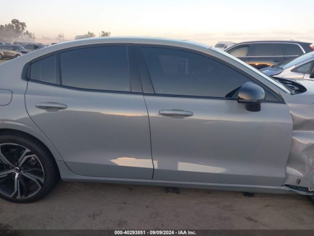 7JRL12TL7RG310535 Volvo S60 B5 Plus Dark Theme