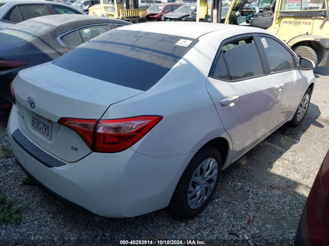 Toyota COROLLA LE 2018 5YFBURHE7JP804935 Image 4