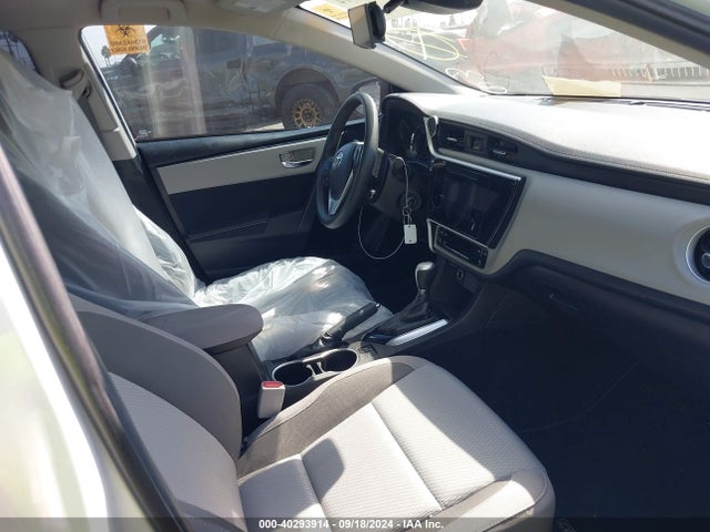 Toyota COROLLA LE 2018 5YFBURHE7JP804935 Image 5