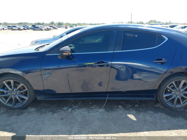 Mazda MAZDA3 2019 JM1BPBJM2K1130697 Image 14