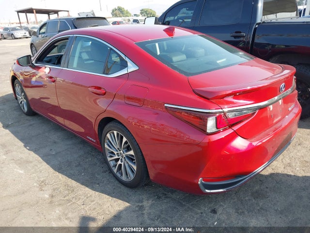58AB21B17KU002858 Lexus ES 300H