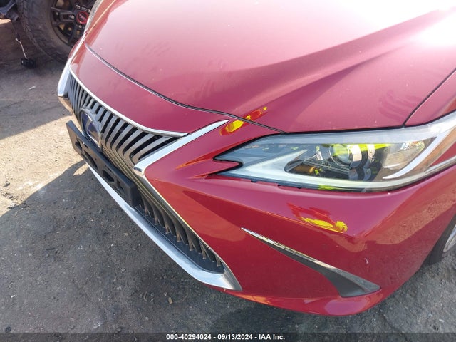 58AB21B17KU002858 Lexus ES 300H