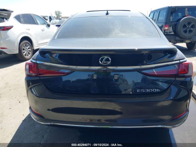 58ADA1C15RU042330 Lexus ES 300H