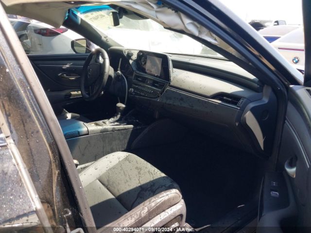 58ADA1C15RU042330 Lexus ES 300H