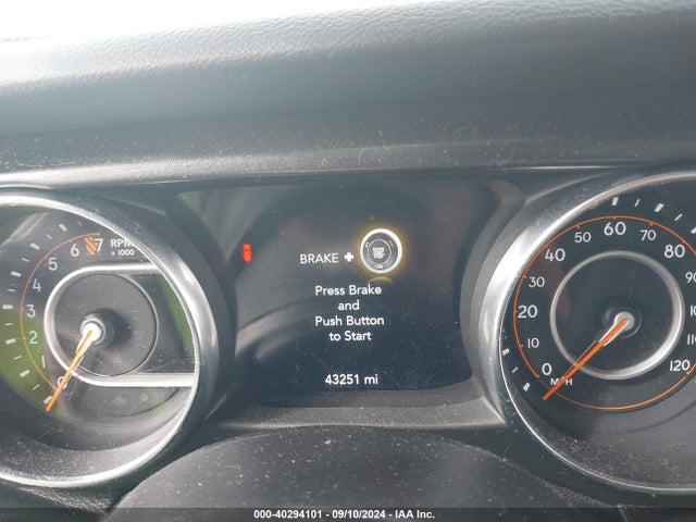 1C4HJXDGXLW315437 Jeep Wrangler Unlimited Sport Altitude 4x4