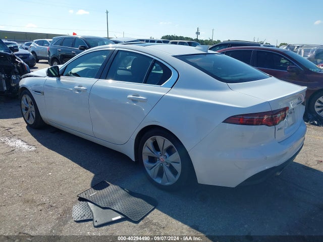 2020 JAGUAR XE SAJAE4FX9LCP63219 Photo 2