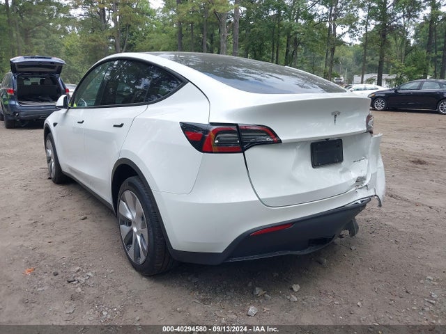 2023 TESLA MODEL Y 7SAYGDEE2PA104172 Photo 2