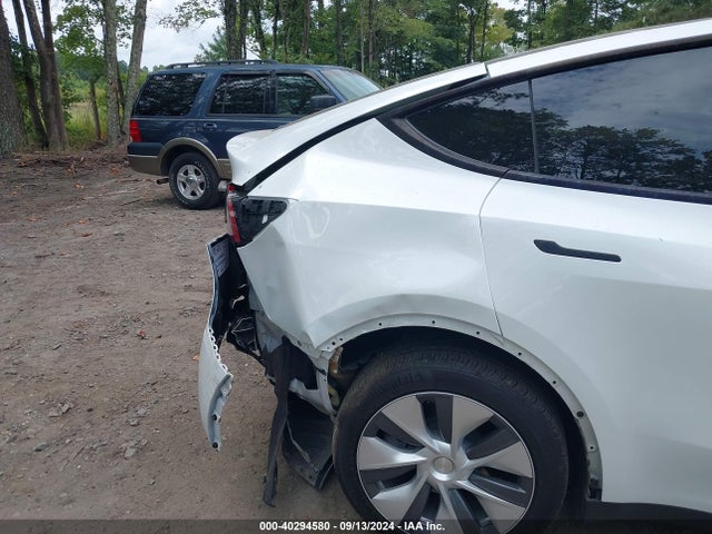 2023 TESLA MODEL Y 7SAYGDEE2PA104172 Photo 5