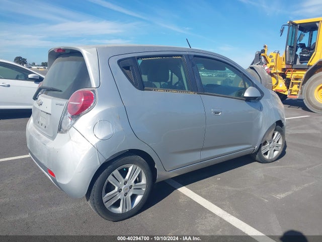 Chevrolet Spark 1lt Cvt 2015 KL8CD6S96FC748753 Image 4