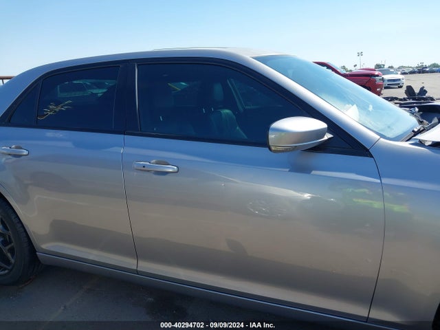 Chrysler 300 300s Awd 2018 2C3CCAGG8JH300075 Image 14