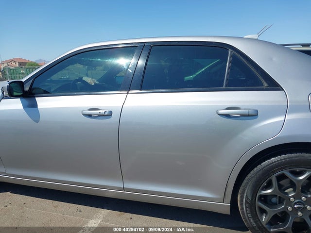 Chrysler 300 300s Awd 2018 2C3CCAGG8JH300075 Image 15