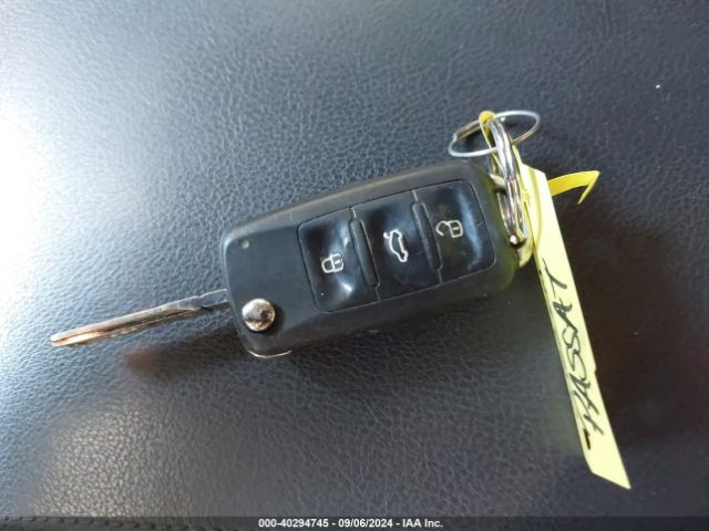 1VWAT7A32EC057350 Volkswagen Passat 1.8t Wolfsburg Edition