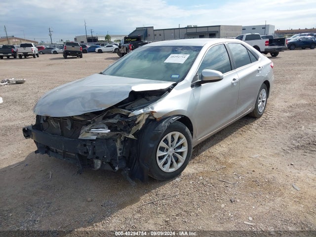 Toyota CAMRY LE 2016 4T4BF1FK3GR556149 Image 2