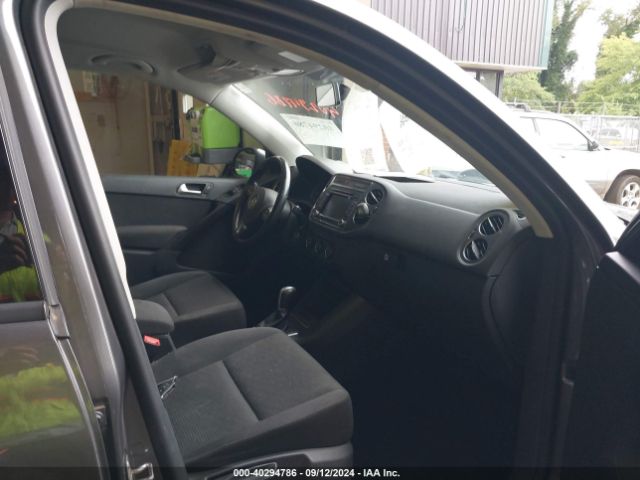 WVGBV7AX6FW577986 Volkswagen TIGUAN S