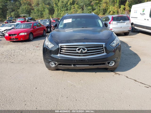 JN8CS1MW7FM482614 Infiniti QX70