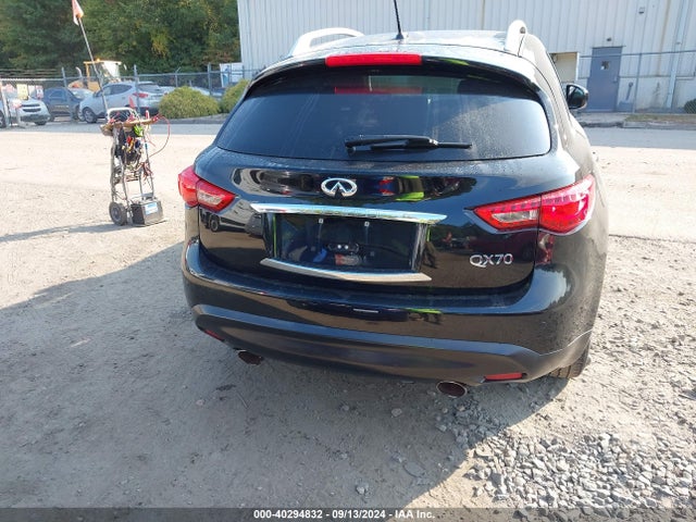 JN8CS1MW7FM482614 Infiniti QX70